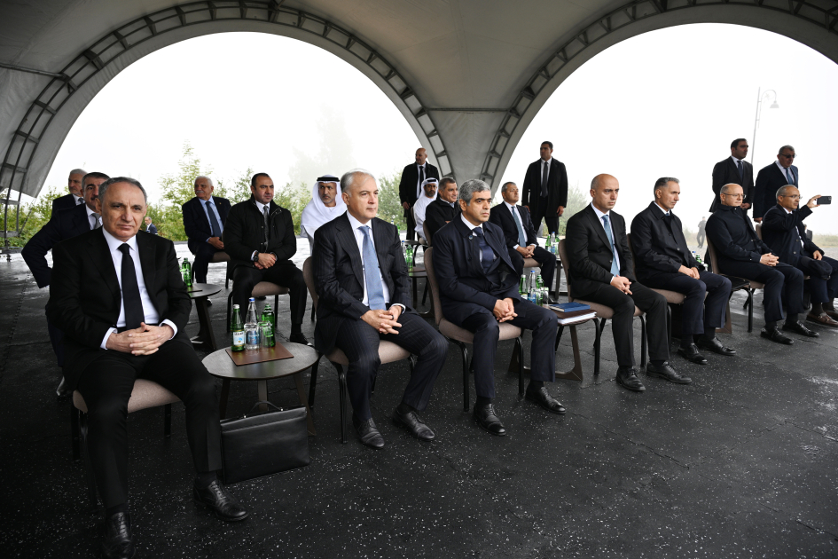 Prezidentlər Cıdır düzündə Qarabağ atlarının şousunu izlədi (YENİLƏNİB)
