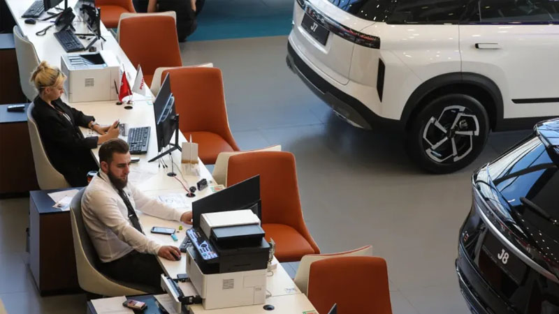 Çin brendləri Rusiyada kütləvi şəkildə avtosalonlarını bağlayır