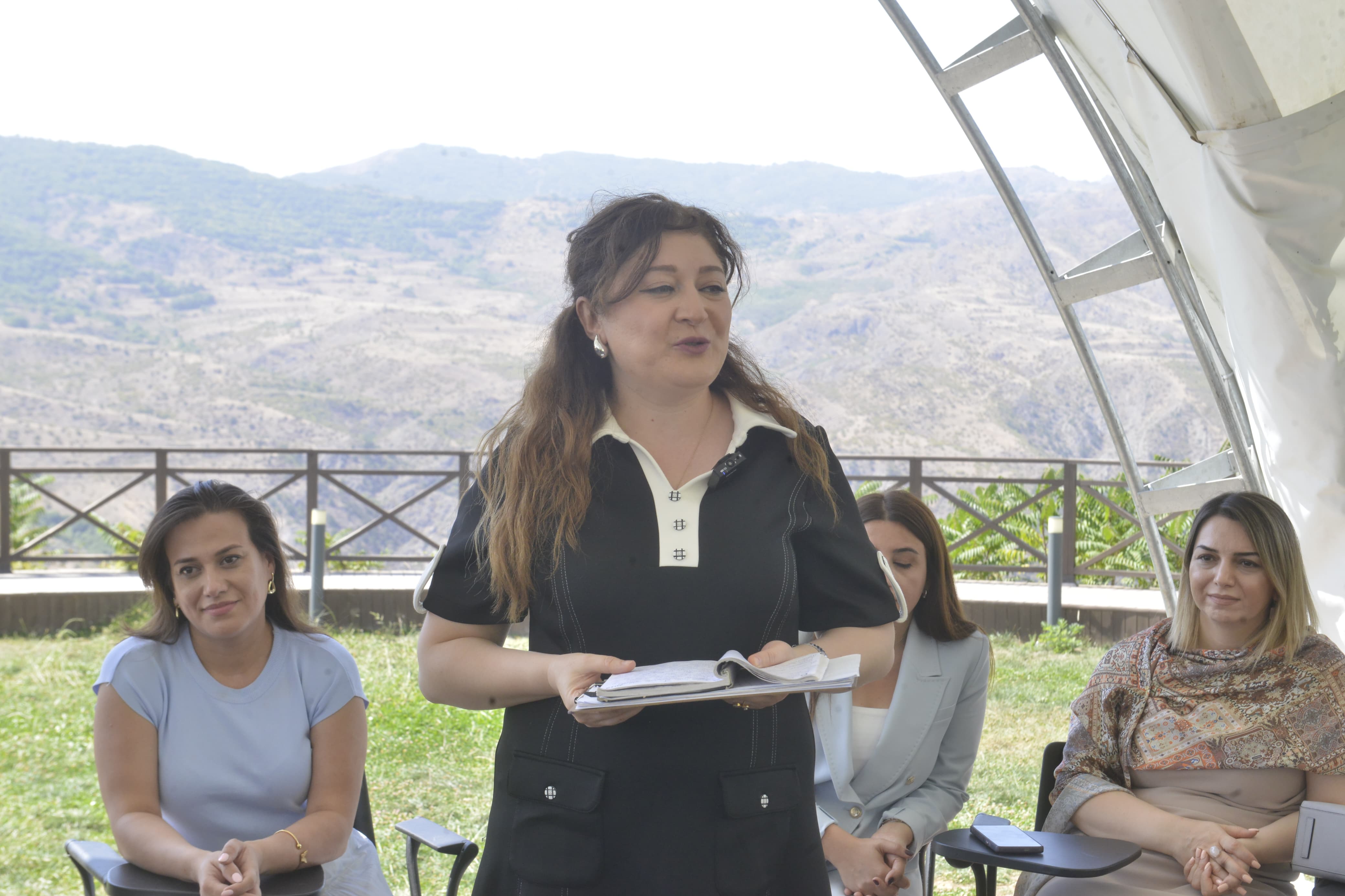 Laçında analar üçün milli dəyərlər və icma əlaqələri mövzularında təlimlər keçirildi (FOTO)