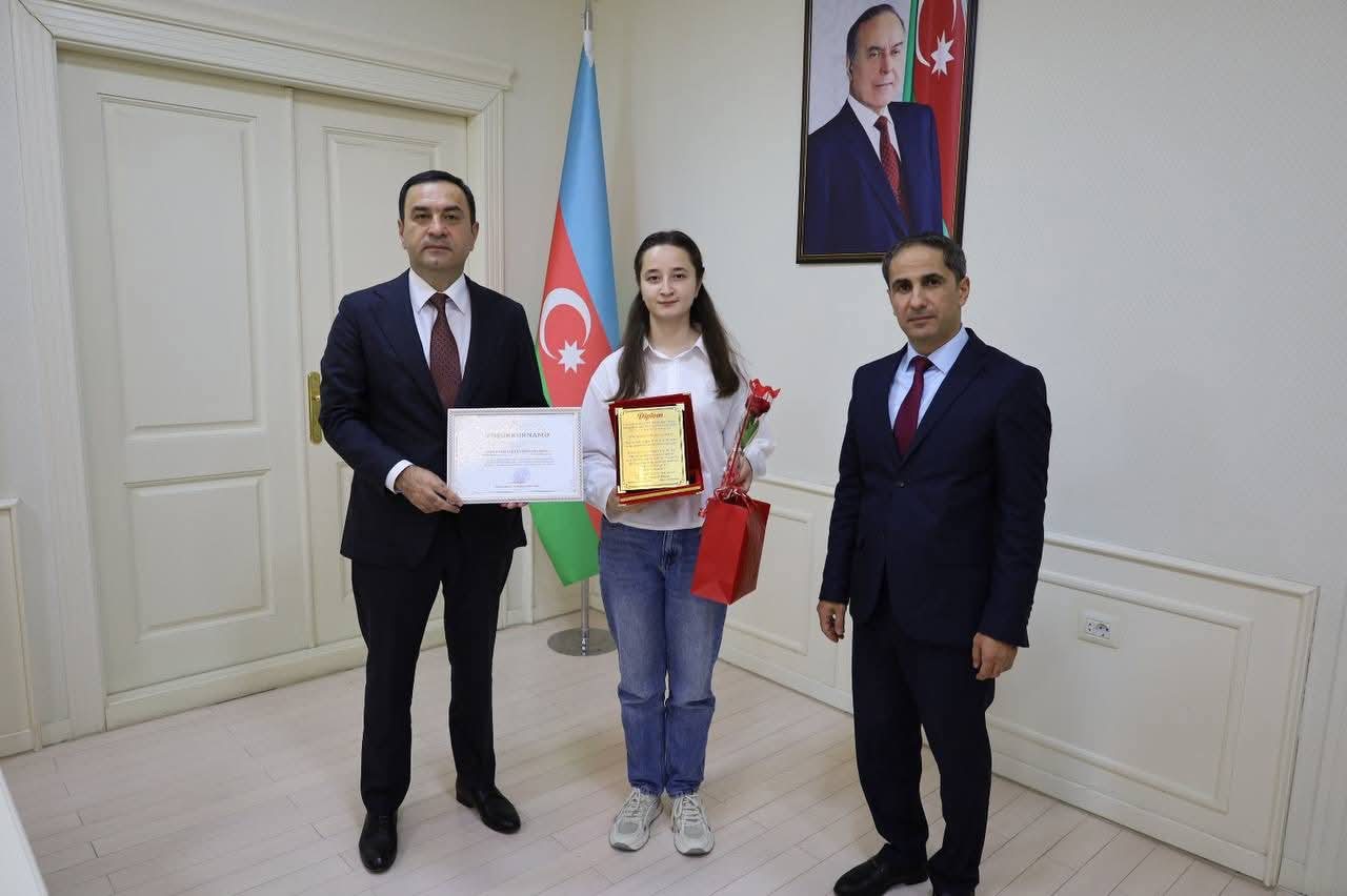 İsmayıllıda yüksək nəticə göstərmiş məzunlarla görüş keçirildi (FOTO)
