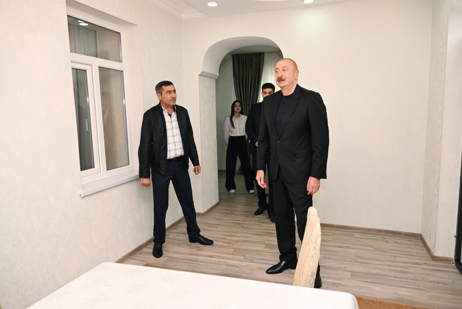 Hadrut məscidinin açılışı oldu (YENİLƏNİB)