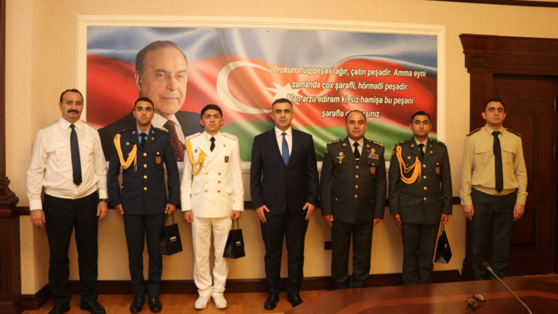 Hərbi prokuror Heydər Əliyev adına Hərbi İnstitutun kursantları ilə görüşdü (FOTO)