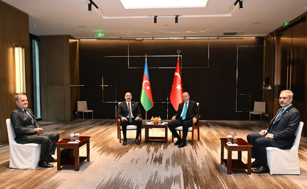 Prezident Əliyev Ərdoğanla görüşdü (YENİLƏNİB)