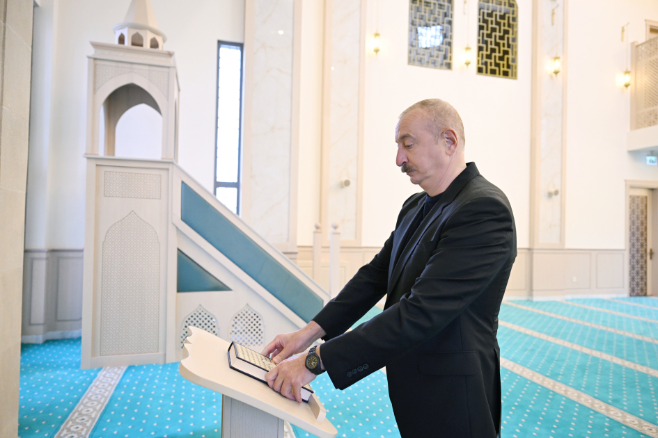 Hadrut məscidinin açılışı oldu (YENİLƏNİB)