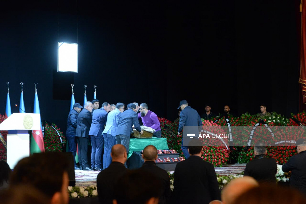 Cabir İmanov dəfn edildi (FOTO)