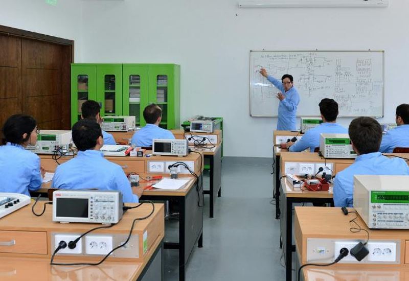 78 yaşında peşə məktəbinə qəbul oldu