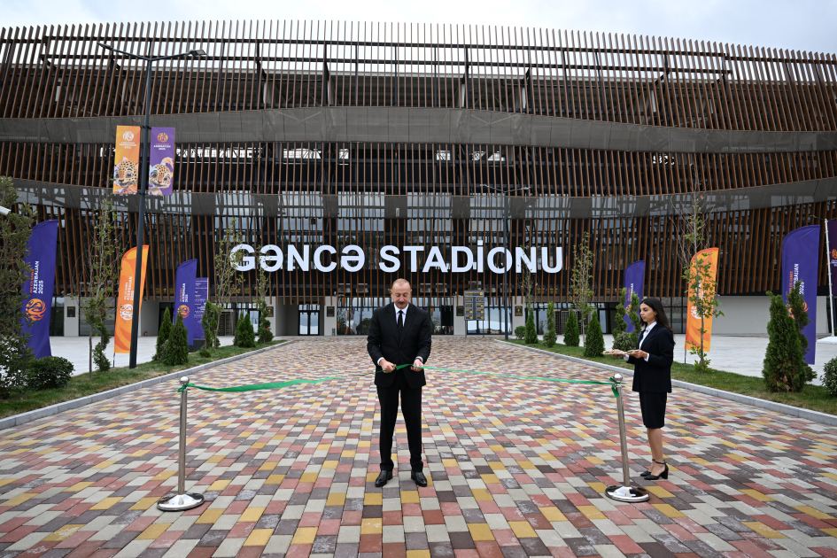Prezident Gəncə şəhər stadionunun açılışında iştirak etdi (YENİLƏNİB)