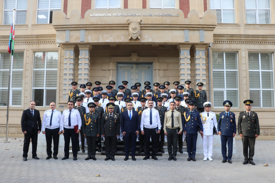 Hərbi prokuror Heydər Əliyev adına Hərbi İnstitutun kursantları ilə görüşdü (FOTO)