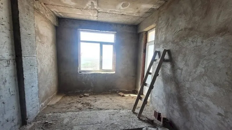 Bakıda 9 milyona təmirsiz mənzil satılır (FOTO)