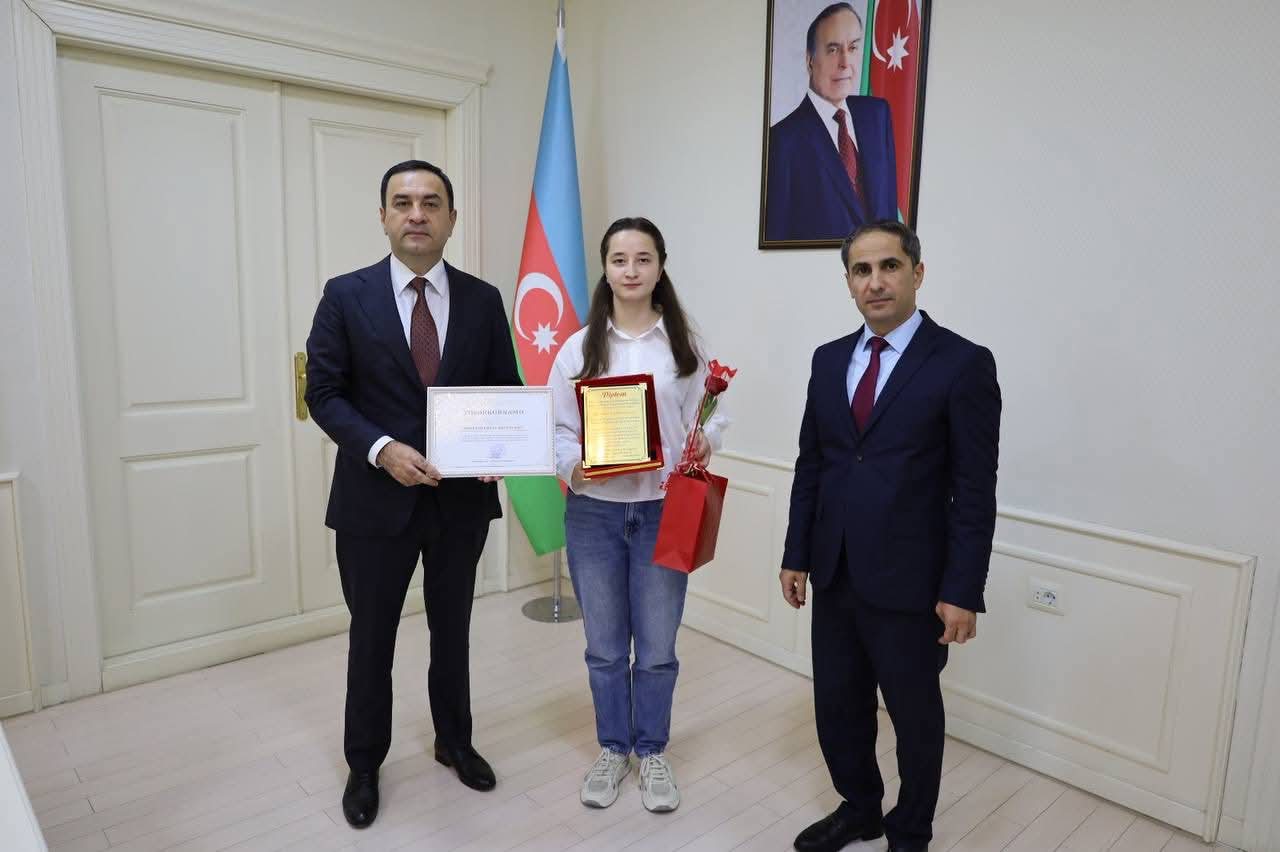 İsmayıllıda yüksək nəticə göstərmiş məzunlarla görüş keçirildi (FOTO)