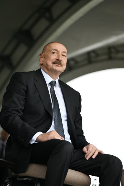 Prezidentlər Cıdır düzündə Qarabağ atlarının şousunu izlədi (YENİLƏNİB)