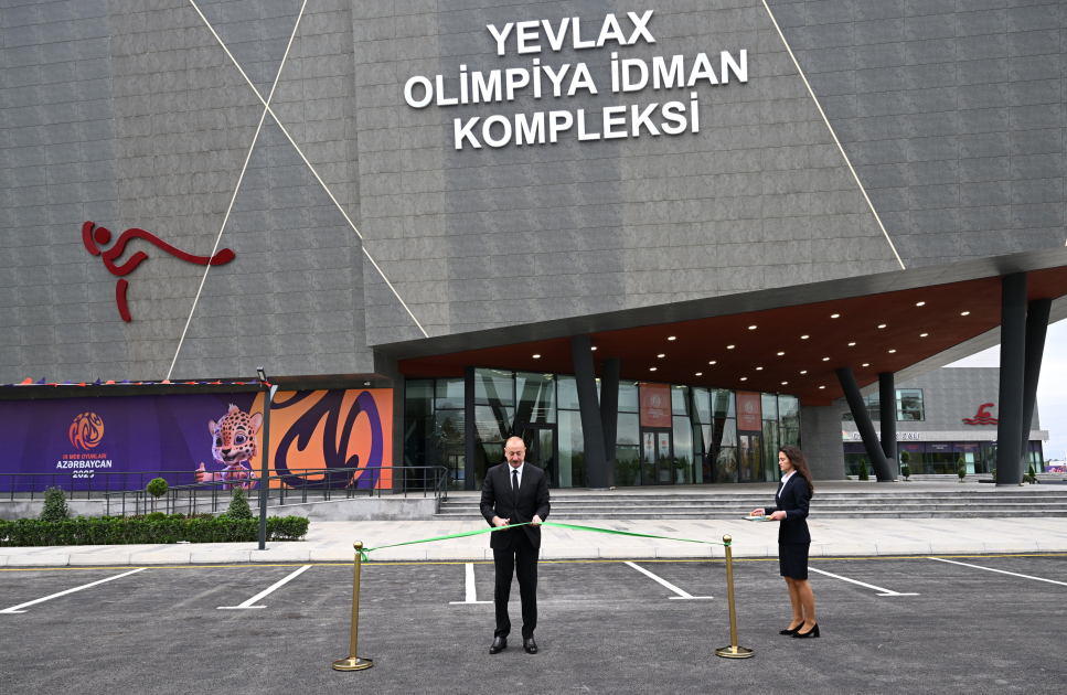 Prezident Gəncə şəhər stadionunun açılışında iştirak etdi (YENİLƏNİB)