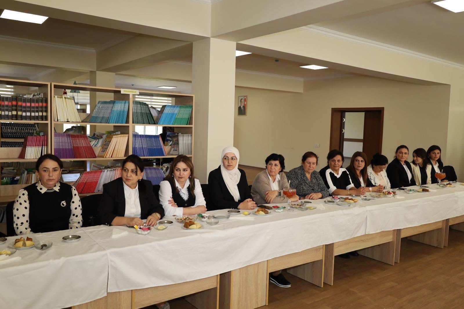İsmayıllı şəhər 6 saylı tam orta məktəbinin kollektivi ilə görüş keçirildi (FOTO)