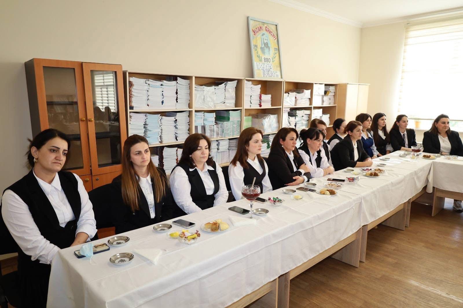 İsmayıllı şəhər 6 saylı tam orta məktəbinin kollektivi ilə görüş keçirildi (FOTO)