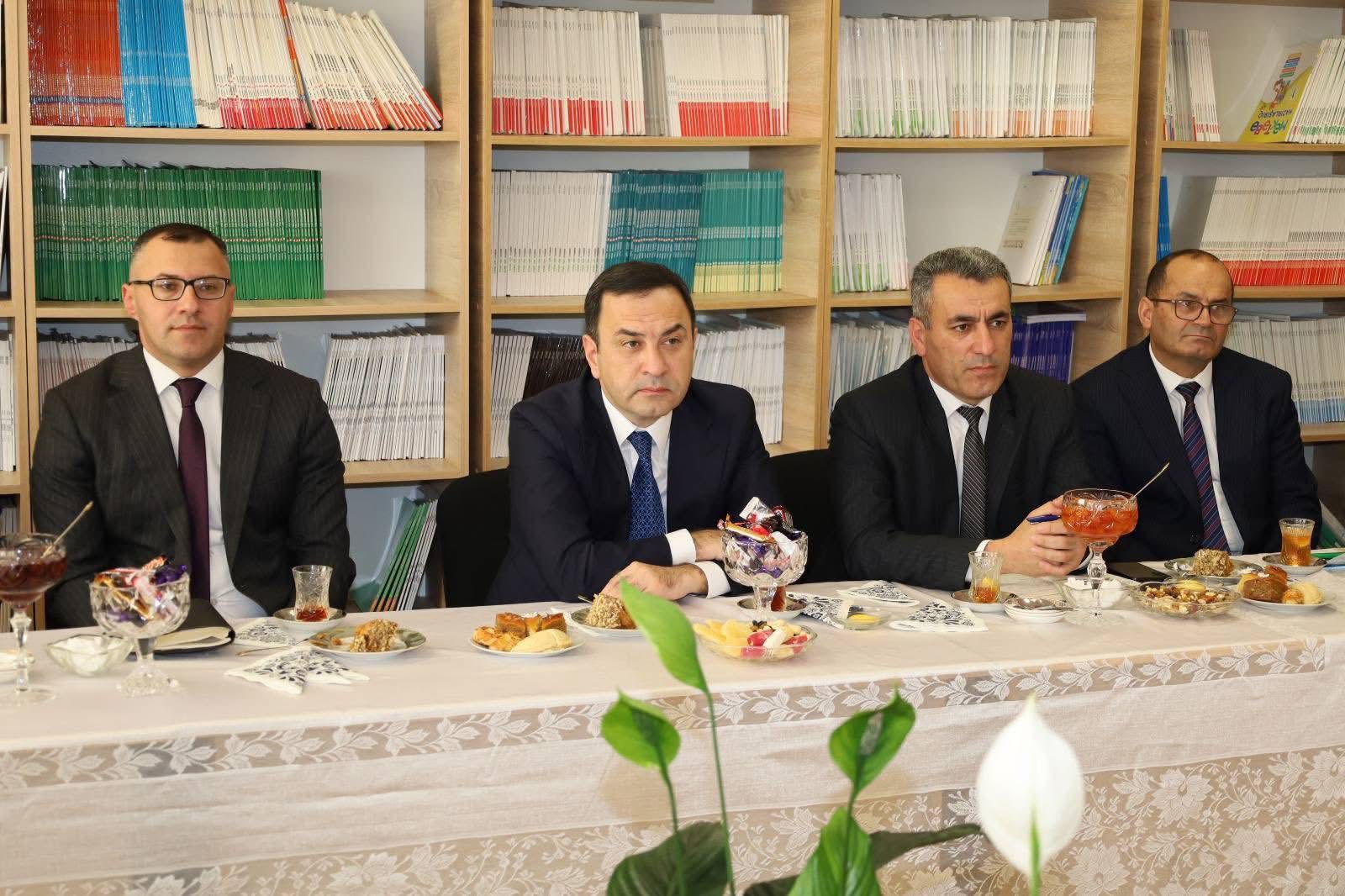 İsmayıllı şəhər 6 saylı tam orta məktəbinin kollektivi ilə görüş keçirildi (FOTO)