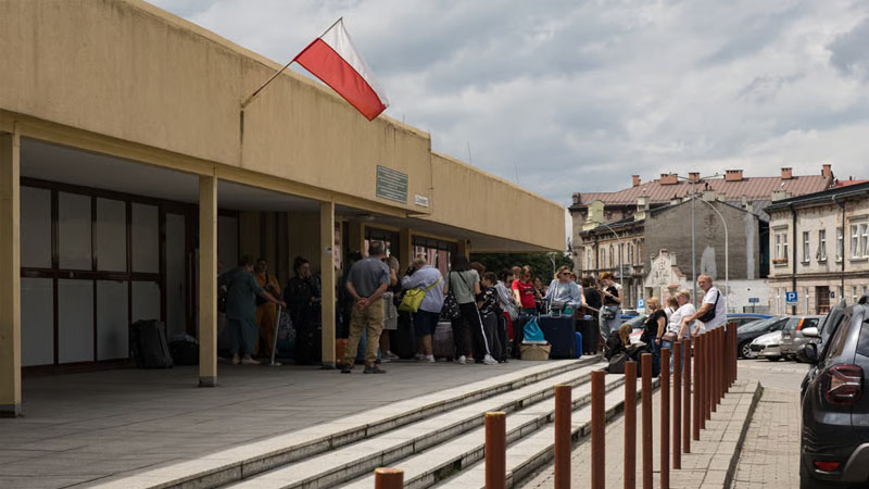 Ukraynalı kişilərin yeni qaçqın axını Avropada narazılıq yaradıb - 