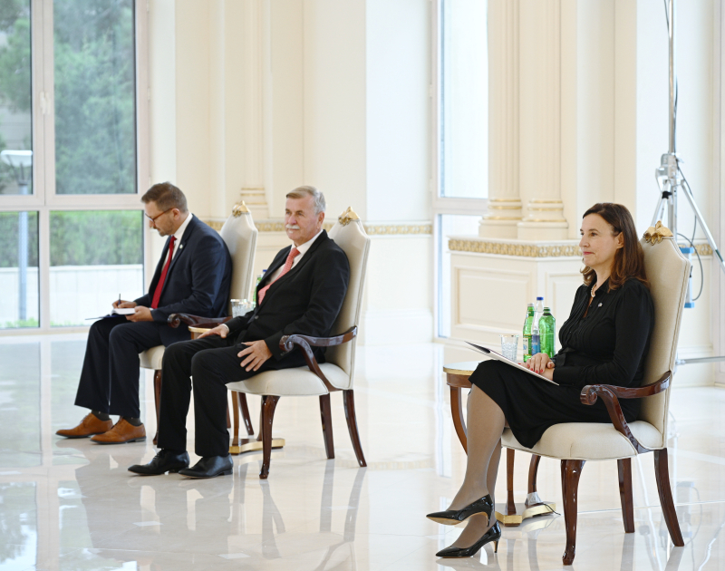 Prezident qəbullar keçirdi (YENİLƏNİB)