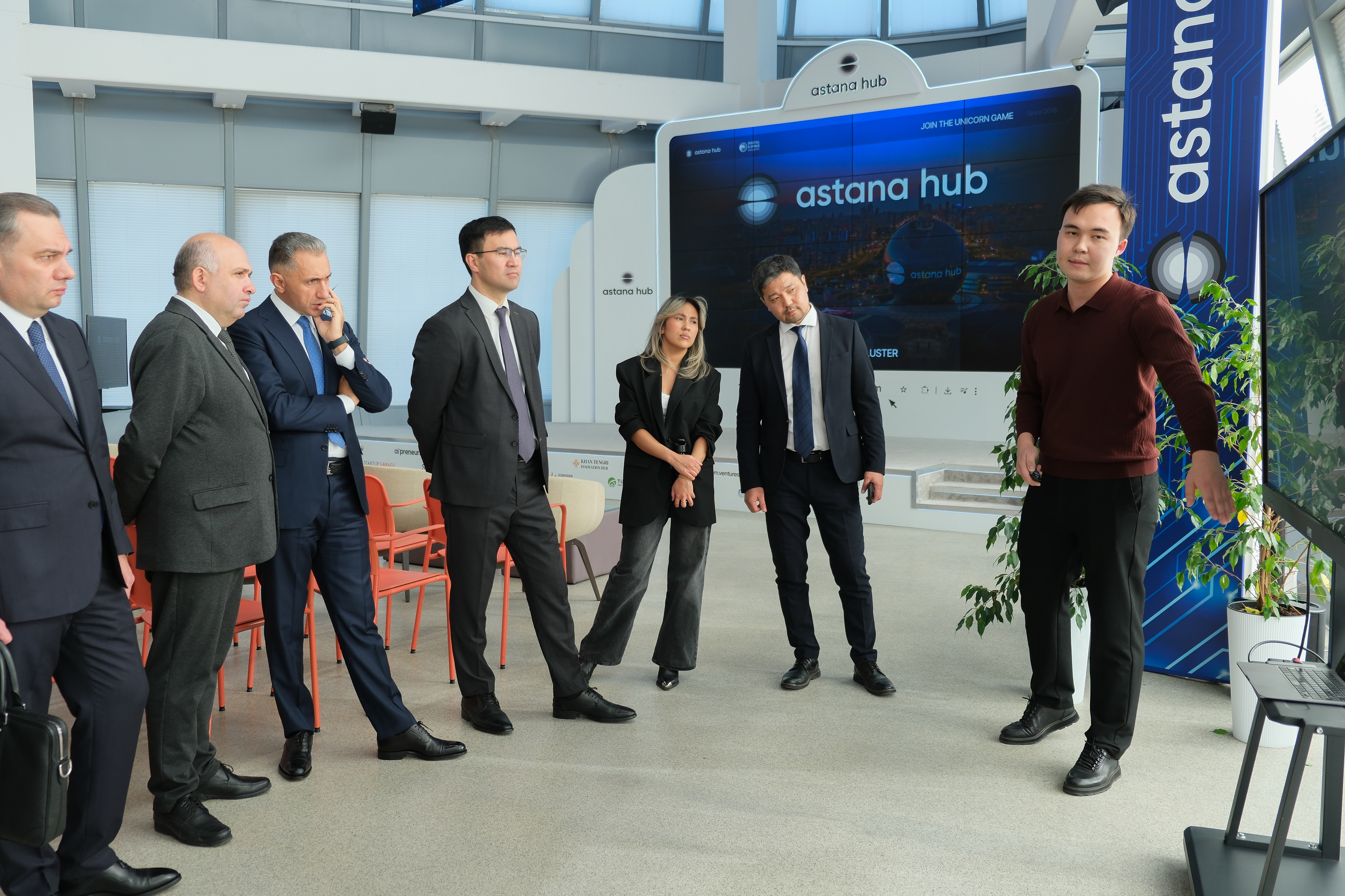 Azərbaycanla Qazaxıstan rəqəmsallaşma və innovasiya sahəsində əməkdaşlığı müzakirə etdi