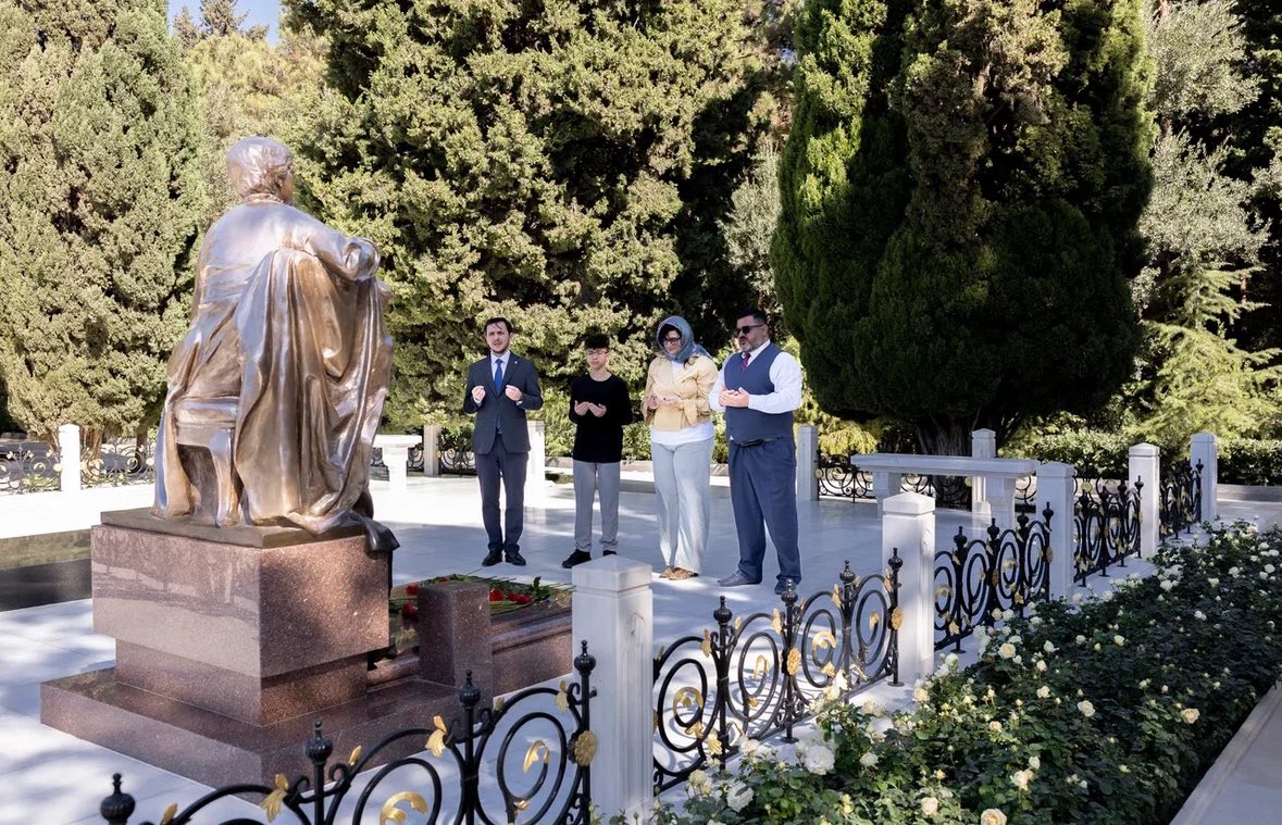 Rəsul Quliyevin ailəsi 30 ildən sonra Bakıda (FOTO)