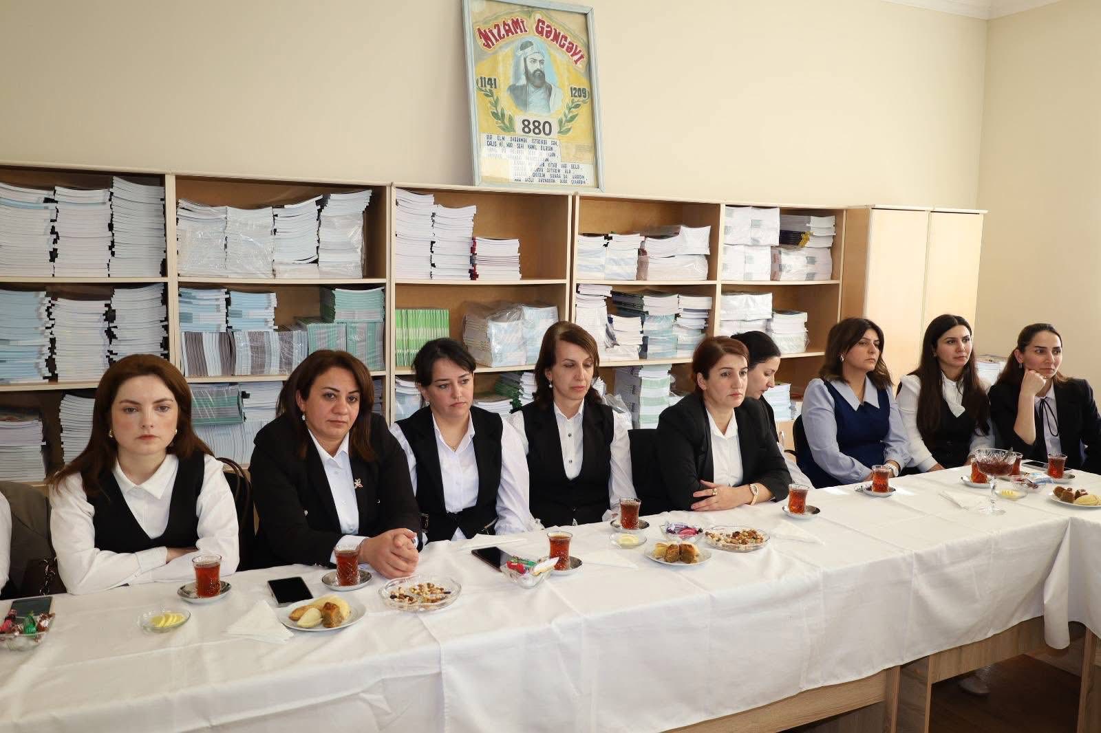 İsmayıllı şəhər 6 saylı tam orta məktəbinin kollektivi ilə görüş keçirildi (FOTO)