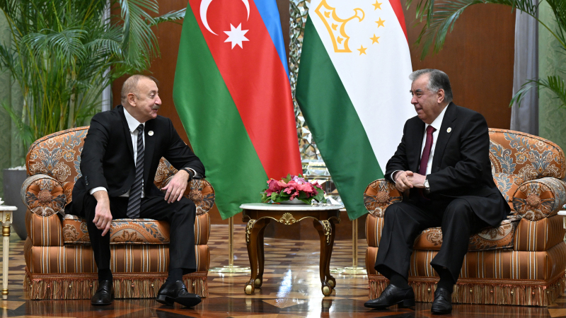 Azərbaycan və Tacikistan prezidentlərinin təkbətək görüşü keçirildi (FOTO)