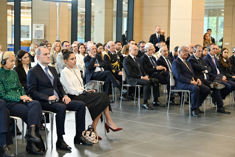 İtaliya-Azərbaycan Universitetinin ilk tədris korpuslarının açılışı oldu (FOTO)