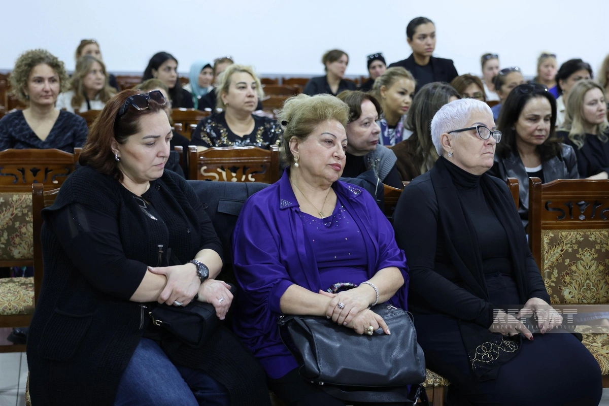 Əminə Yusifqızı dəfn olundu (FOTO)