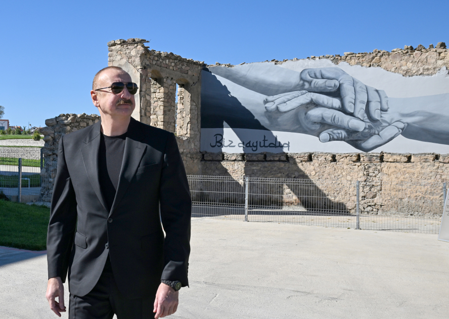 Prezident Cəbrayılda məscidin, ikinci və üçüncü yaşayış komplekslərinin təməlini qoydu (YENİLƏNİB)