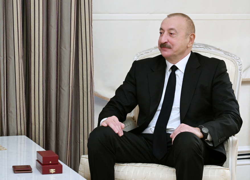 Prezident Yaqub Eyyubova 