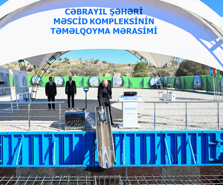 Prezident Cəbrayılda məscidin, ikinci və üçüncü yaşayış komplekslərinin təməlini qoydu (YENİLƏNİB)