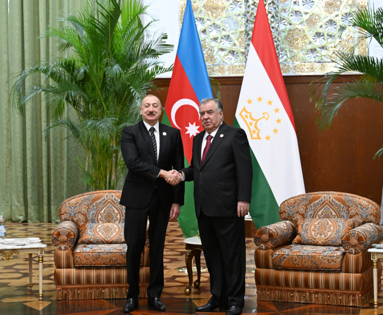 Azərbaycan və Tacikistan prezidentlərinin təkbətək görüşü keçirildi (FOTO)
