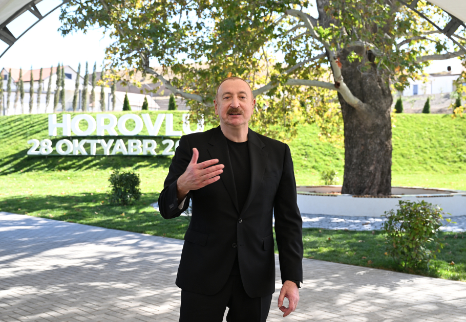 Prezident Cəbrayılda məscidin, ikinci və üçüncü yaşayış komplekslərinin təməlini qoydu (YENİLƏNİB)