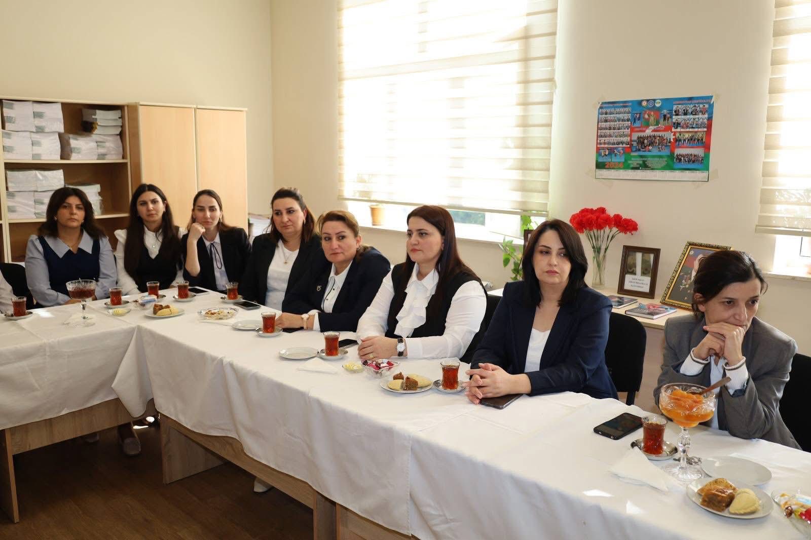 İsmayıllı şəhər 6 saylı tam orta məktəbinin kollektivi ilə görüş keçirildi (FOTO)
