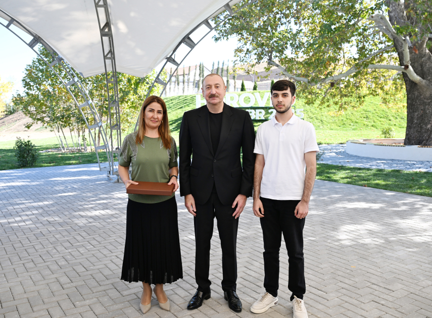 Prezident Cəbrayılda məscidin, ikinci və üçüncü yaşayış komplekslərinin təməlini qoydu (YENİLƏNİB)
