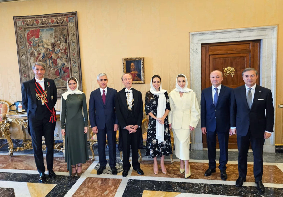 Mehriban Əliyeva Roma Papası ilə görüşdü (FOTO)