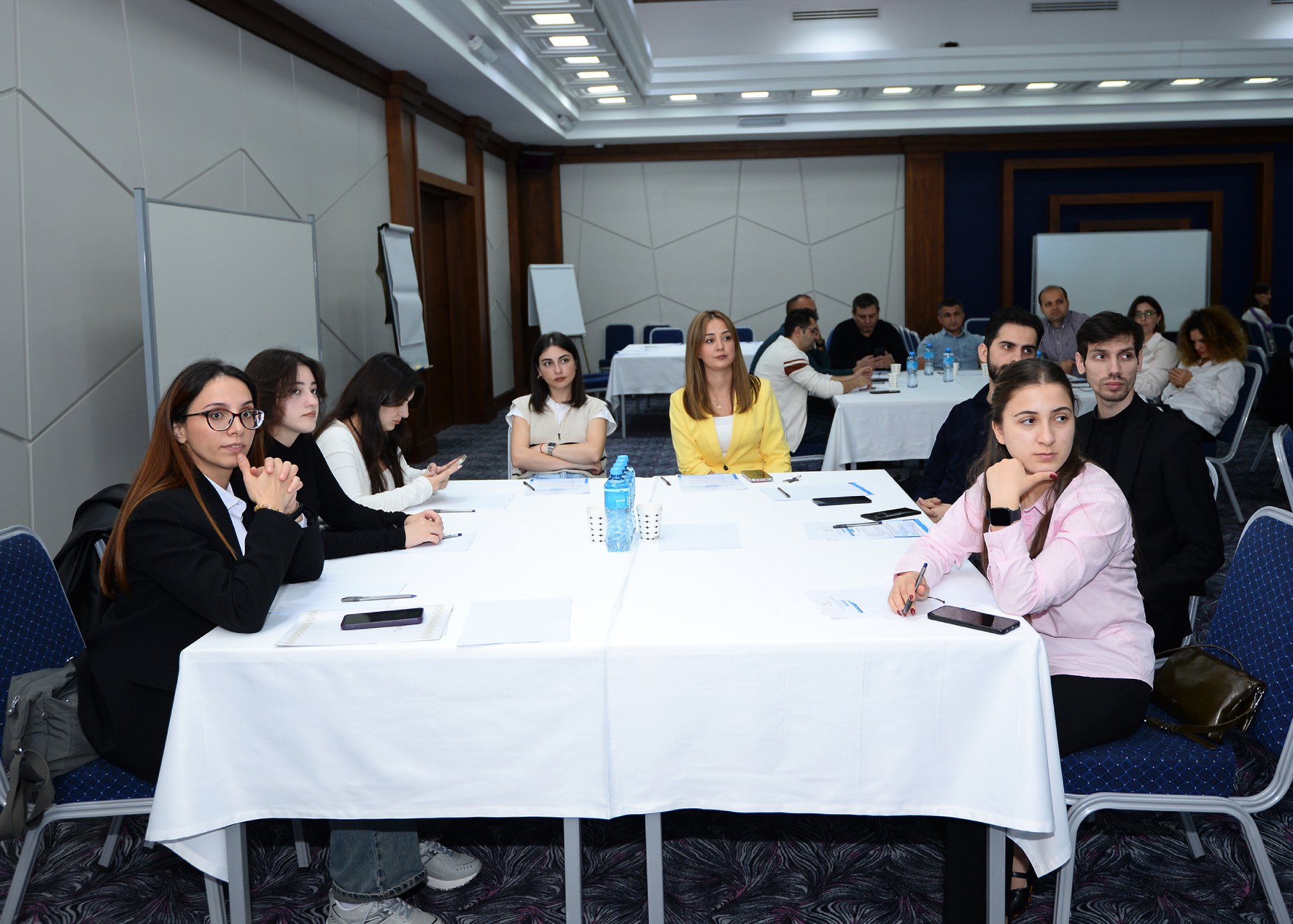 “Elm və təhsil yeniliklərinin media təqdimatı” mövzusunda təlim keçirildi (FOTO)