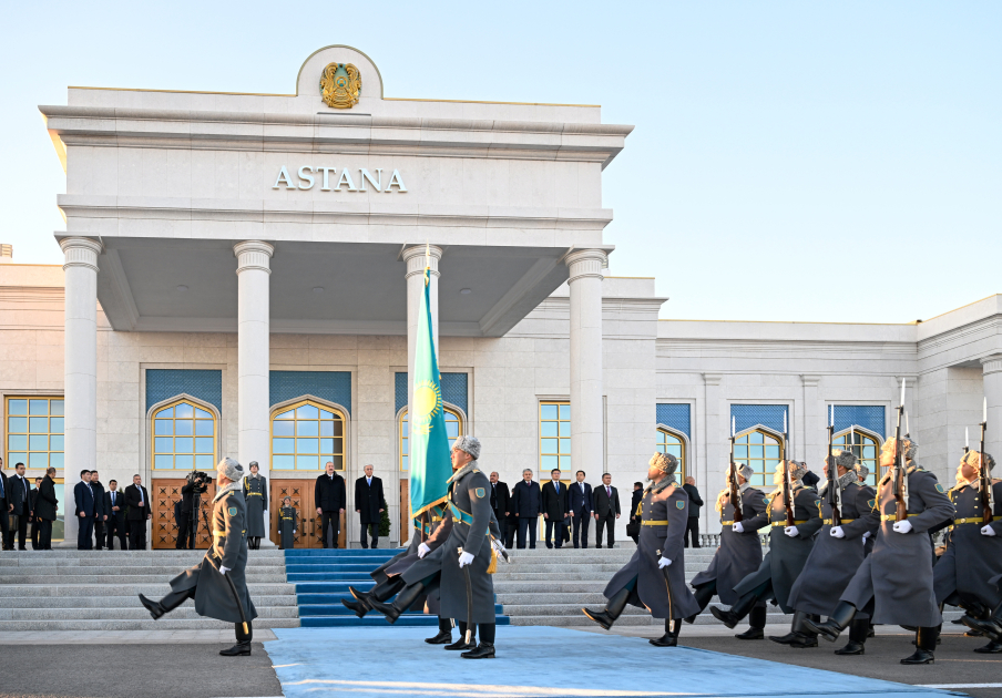 İlham Əliyevin Qazaxıstana səfəri başladı (FOTO)