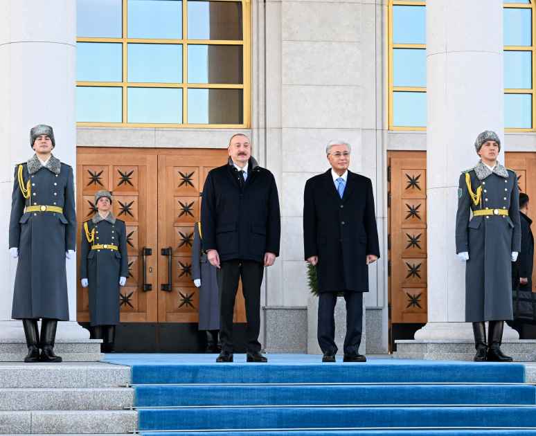 İlham Əliyevin Qazaxıstana səfəri başladı (FOTO)