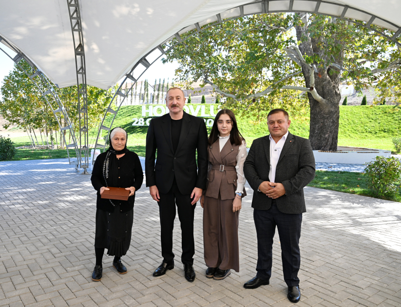 Prezident Cəbrayılda məscidin, ikinci və üçüncü yaşayış komplekslərinin təməlini qoydu (YENİLƏNİB)