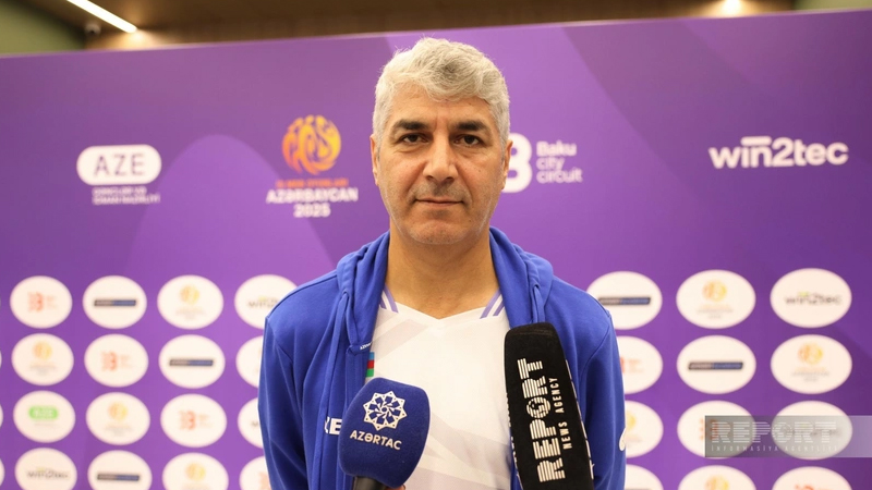 Azərbaycan millisinin baş məşqçisi: 