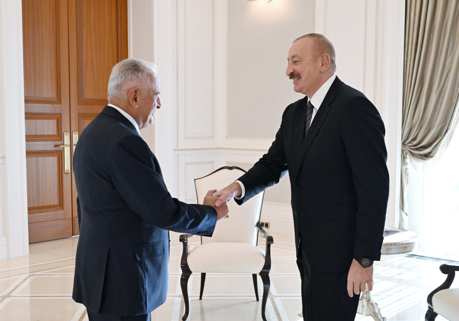 Prezident Qəbələdə qəbullar keçirdi (FOTO)