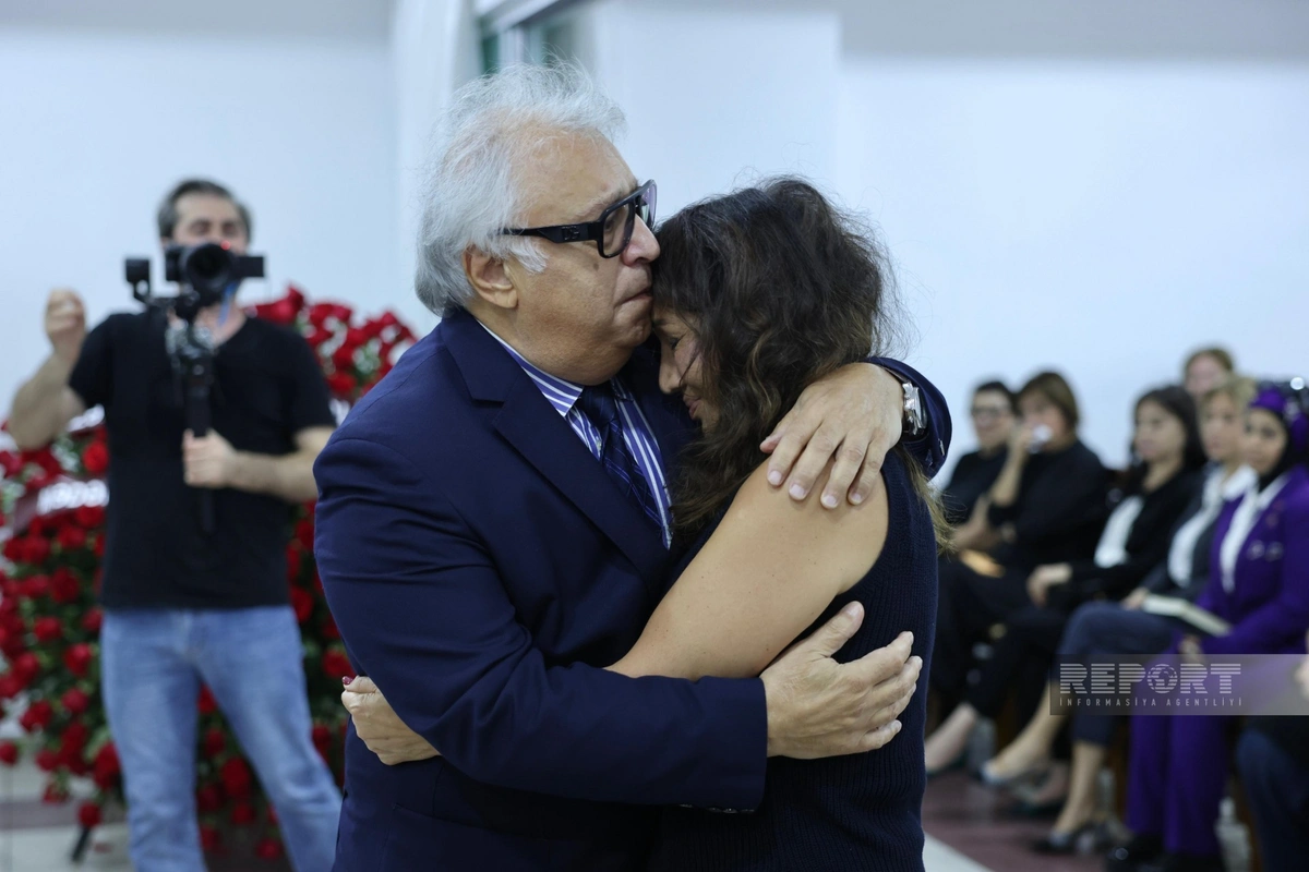 Əminə Yusifqızı dəfn olundu (FOTO)