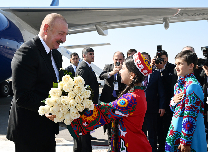 Prezident Tacikistana səfərə getdi (FOTO)