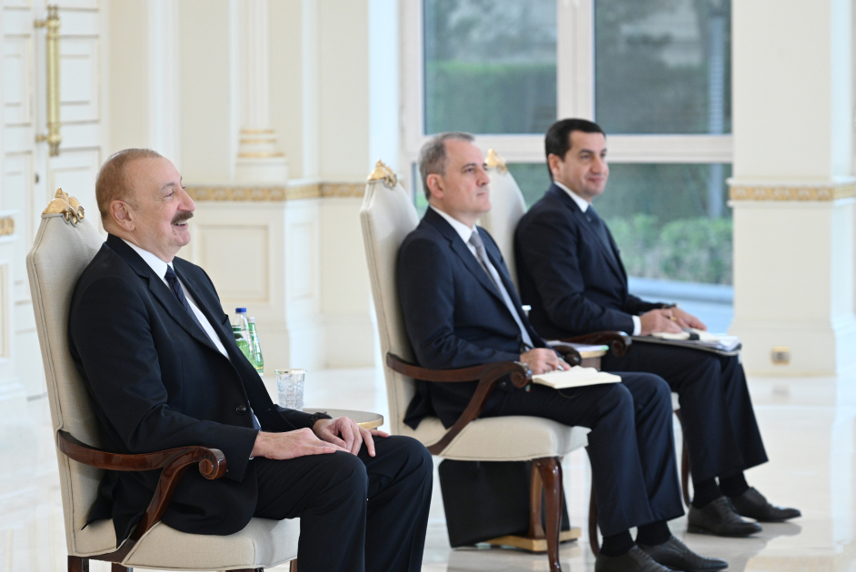 Prezident qəbullar keçirdi (YENİLƏNİB)