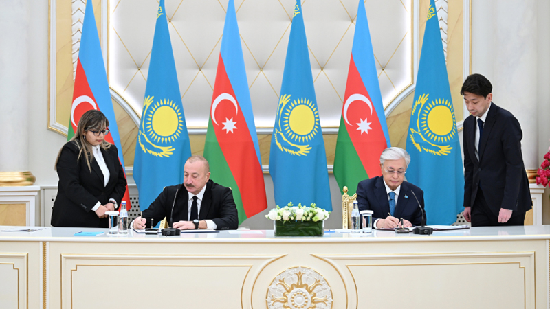 Azərbaycan-Qazaxıstan sənədləri mübadilə olundu (FOTO)