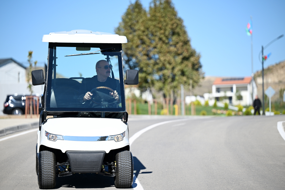 Prezident Horovlu sakinlərinə mənzillərin açarlarını təqdim etdi (YENİLƏNİB)