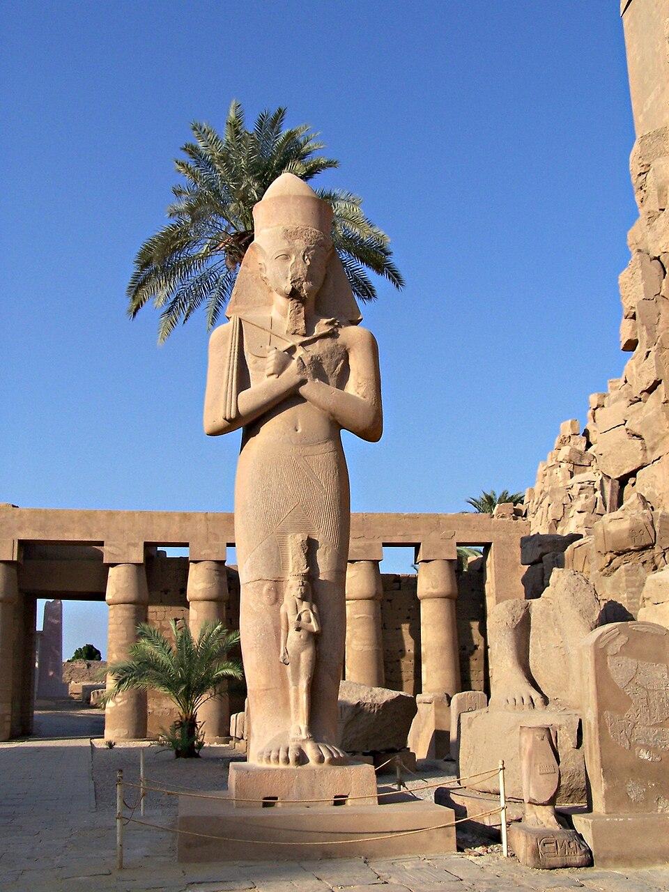 Alimlər Misirdəki Karnak məbədinin sirrini açdı (FOTO)