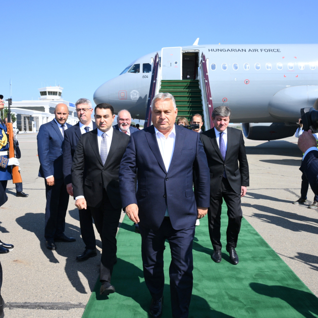 Viktor Orban Qəbələyə gəldi (FOTO)