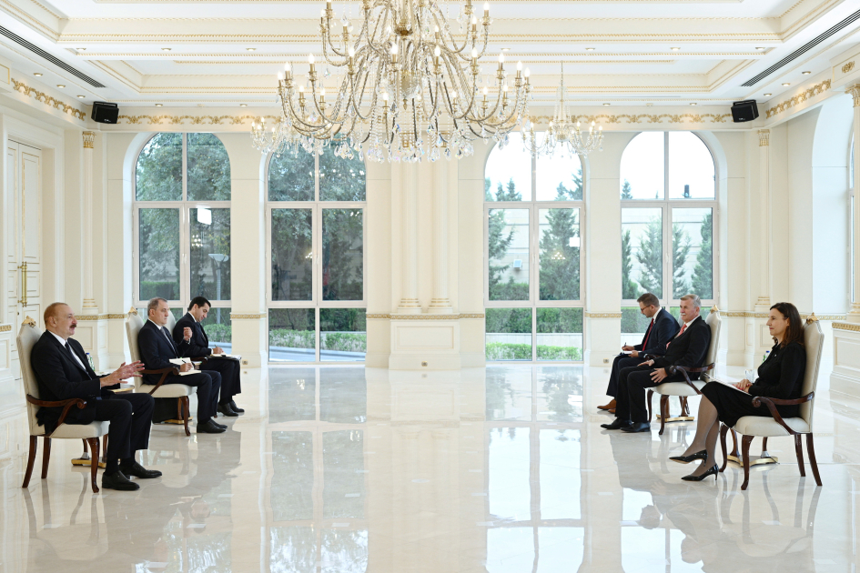 Prezident qəbullar keçirdi (YENİLƏNİB)