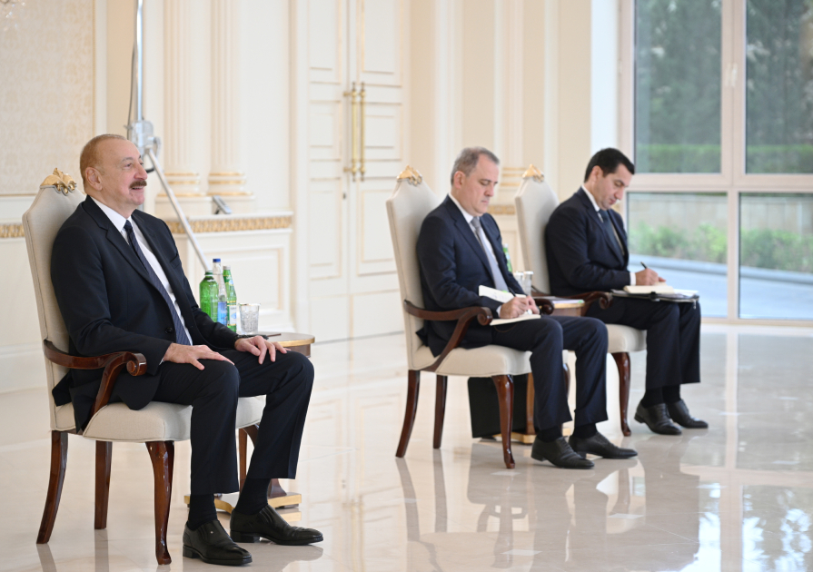 Prezident qəbullar keçirdi (YENİLƏNİB)